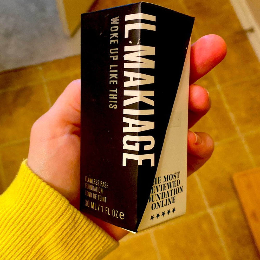 SOLD IL Makiage foundation